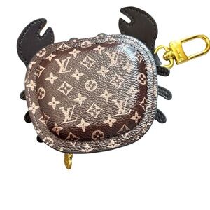 Fashion Lux Monogram Crab Charm y Purse
